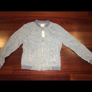 LOFT women’s zippered jean jacket